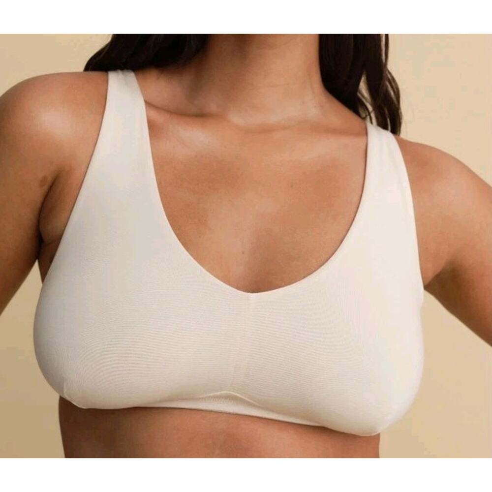 NEW Mate the Lable TENCEL Comfort Wireless U Neck Bra M Sand Adjustable Strap